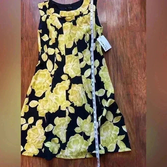 Sleeveless Midi Dress with Multicolored Giant Floral Print Size 6 New With Tag - Picture 6 of 9